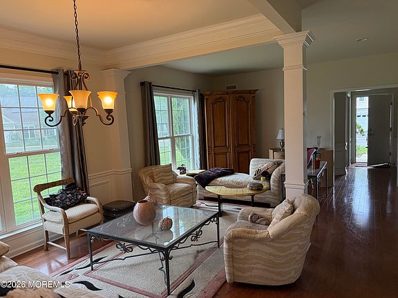 5th image of 55 Chalfont Lane