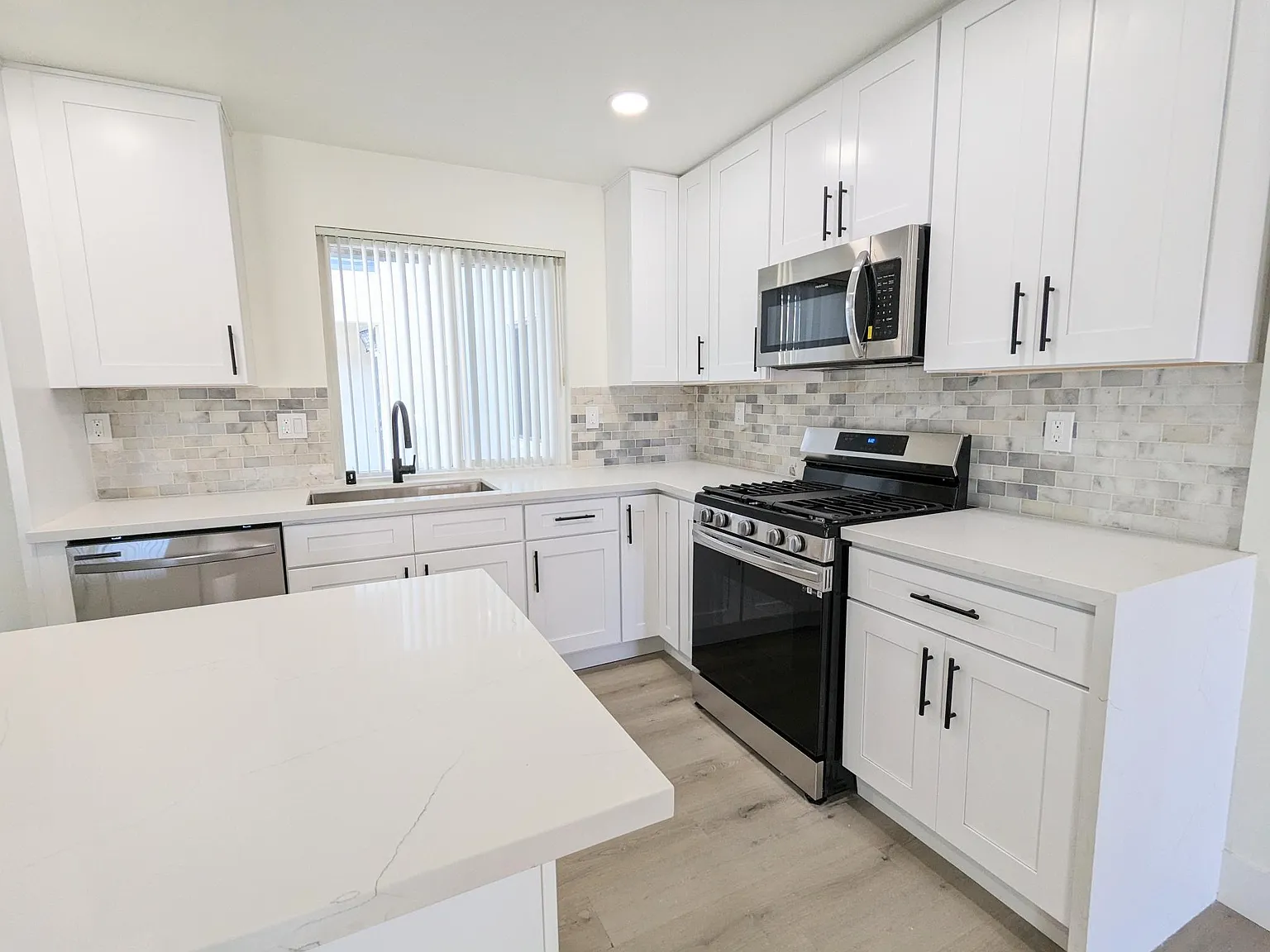 1 bed, 800 sqft, $2,595 — Photo 1