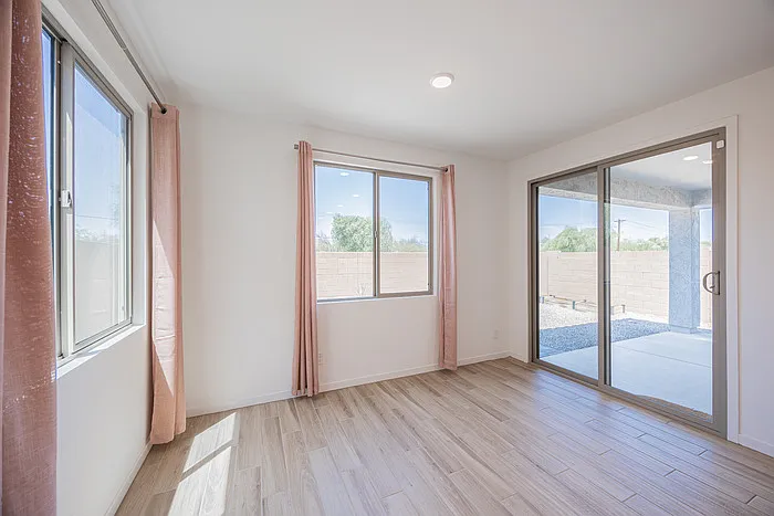 7412 W Gardenia Ave — Photo 11
