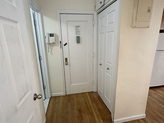 3rd image of 511 E 78th St APT 3A