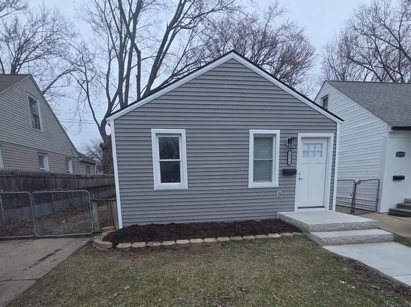 20925 Ridgemont Rd, Harper Woods, MI 48225