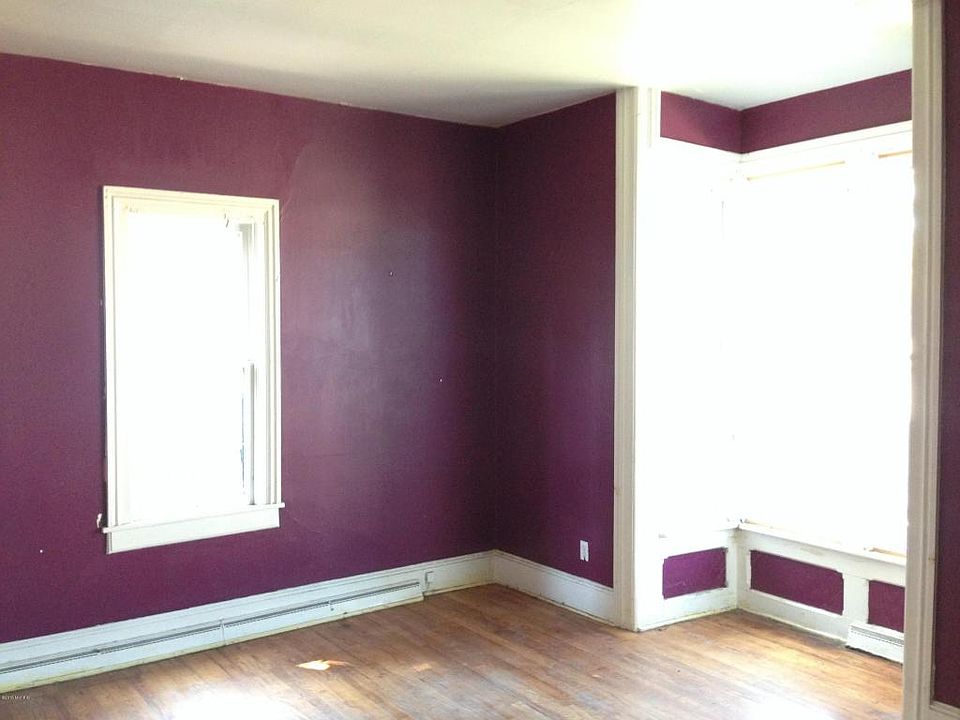 2nd image of 28 S Union St