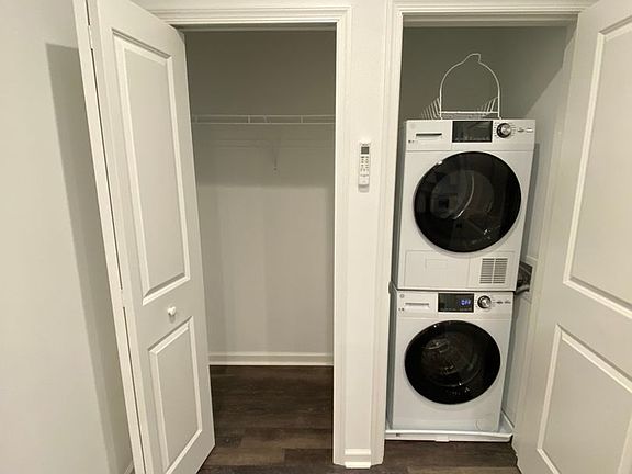 4th image of 225 High St #14