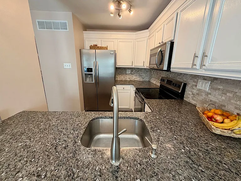 176 Strawberry Ln — Photo 13