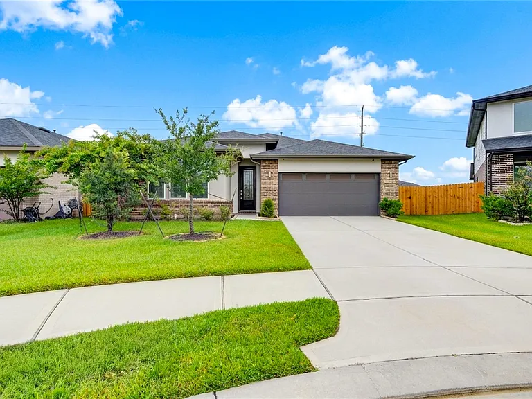 3306 Black Gore Creek Dr — Photo 4