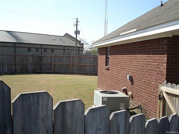 3rd image of 1573 Hallwood Ln