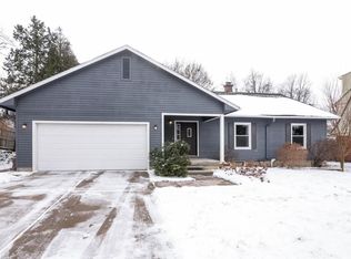 2983 Hilltop Dr, Ann Arbor, MI 48103