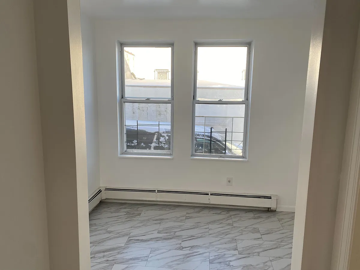 Building Photo - 155 Lake Ave #1