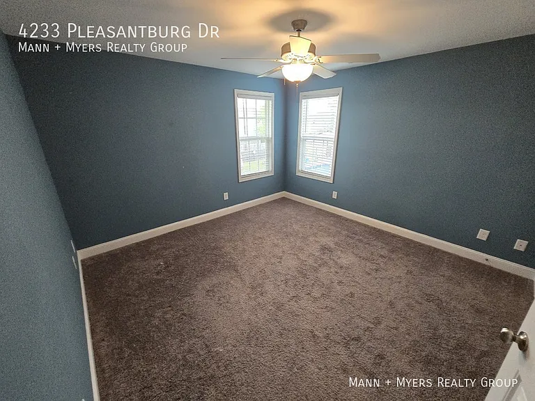 4233 Pleasantburg Dr — Photo 33