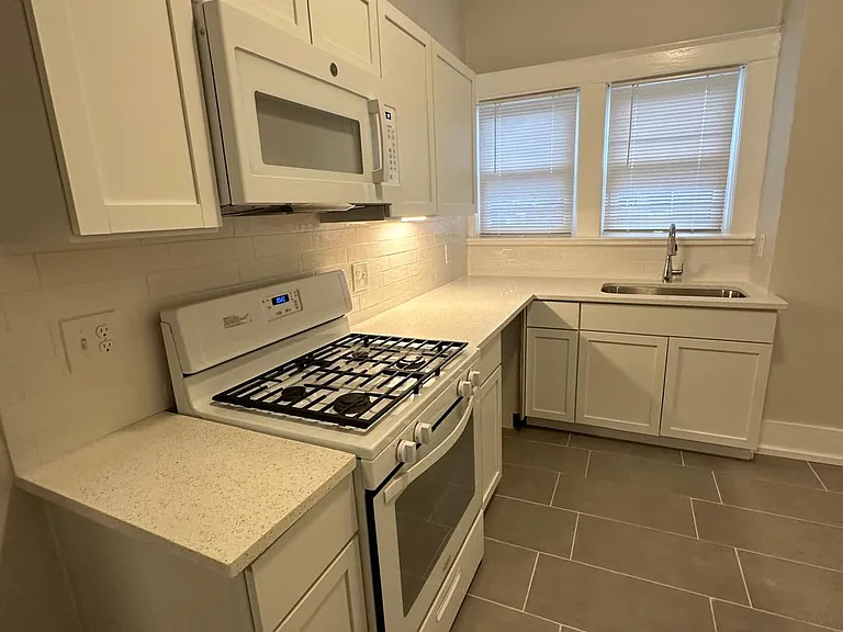5958 Phillips Ave — Photo 13