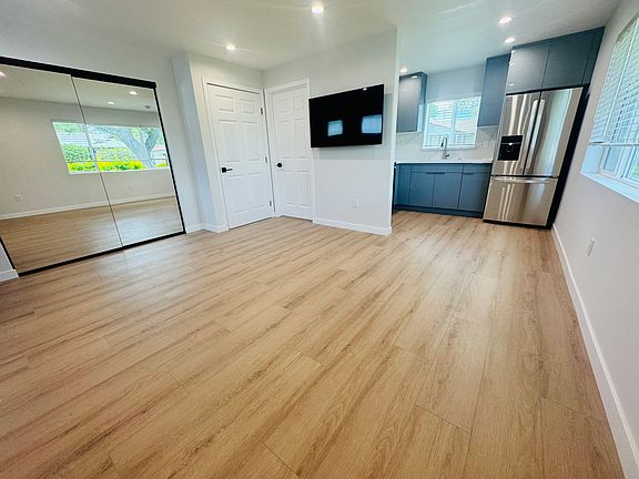 4th image of 12958 Lemay St