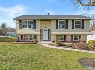 3058 Piney Bluff Dr, South Park, PA