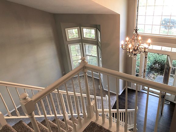 2nd image of 3401 Charlemagne Ln