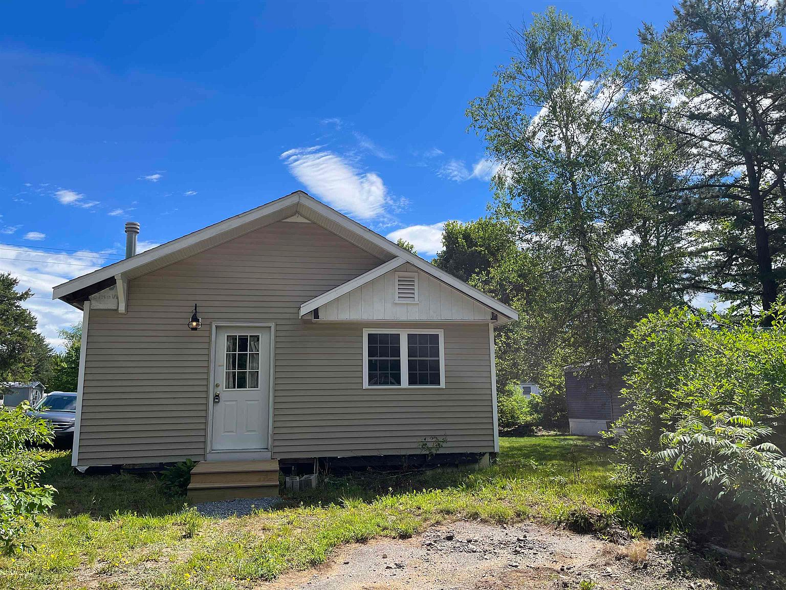 9 Shady Lane, Center Ossipee, NH 03814 | Zillow