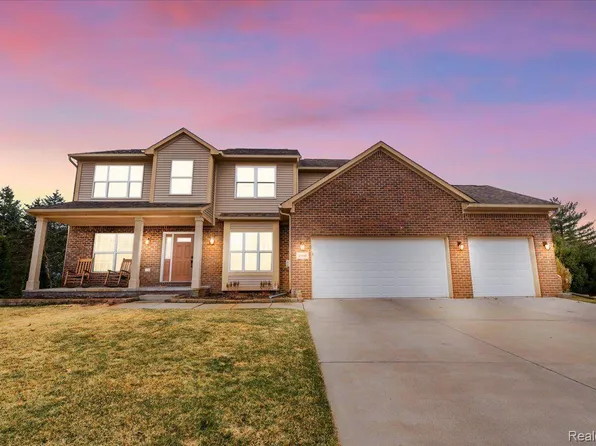 1500 Trace Hollow Dr, Commerce Township, MI 48382