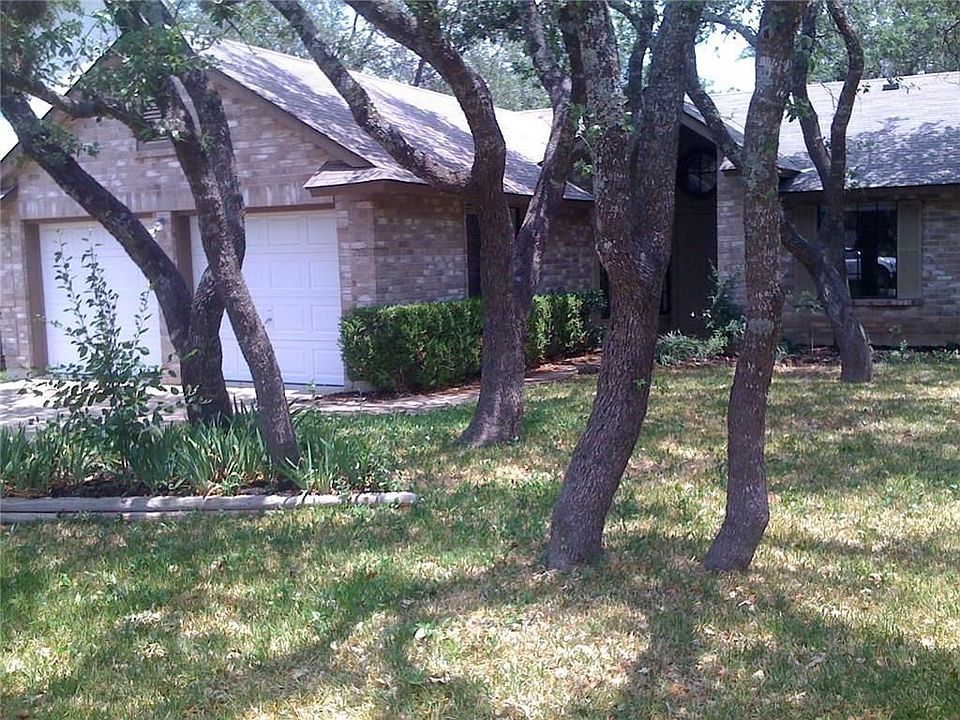 1st image of 1604 Honeyweed St