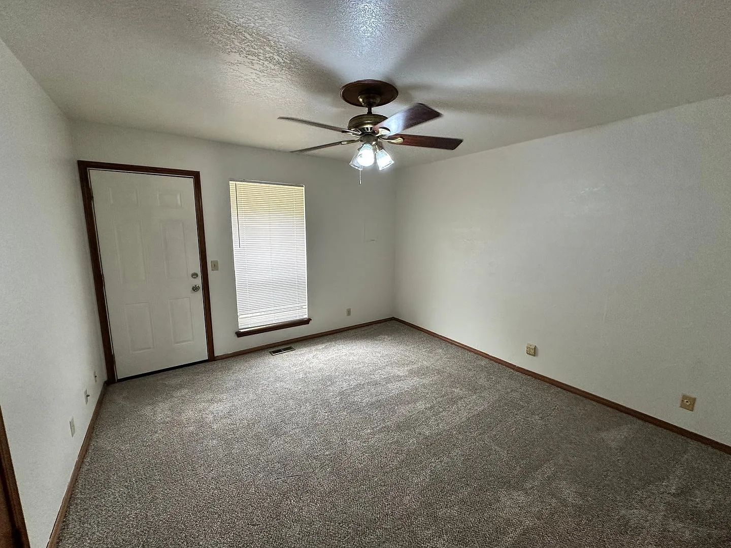 Beautiful 3-Bedroom Duplex in the Heart of Norman! — Photo 4