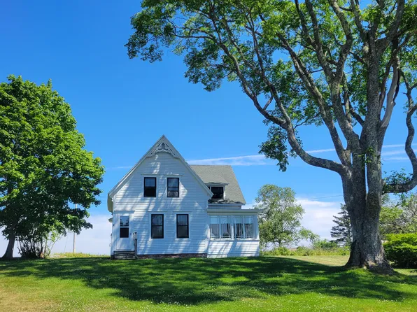 106 Harbor Road, Swans Island, ME 04685