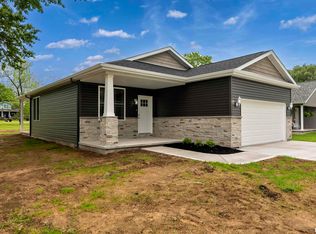 1800 W Tyler St, Herrin, IL 62948