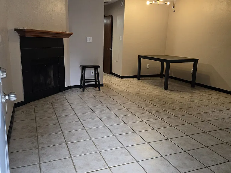 2532 Mar Ct — Photo 2