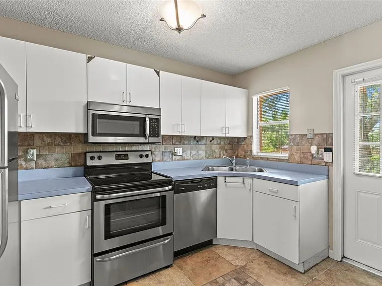 1022 Disston Ave — Photo 8