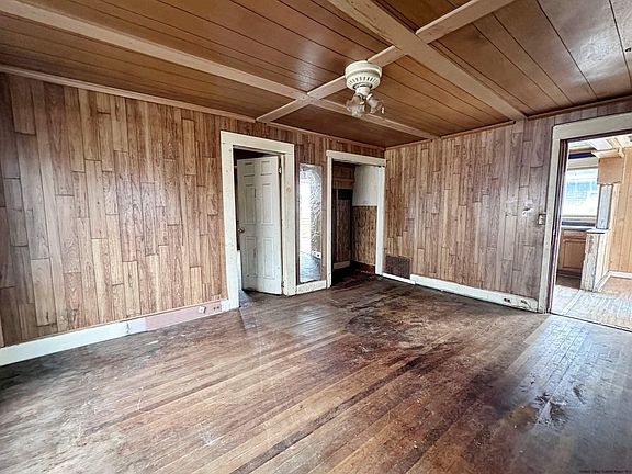 3rd image of 13 Saugerties Manor
