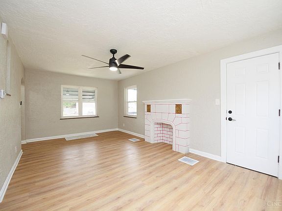 4th image of 3952 Race Rd