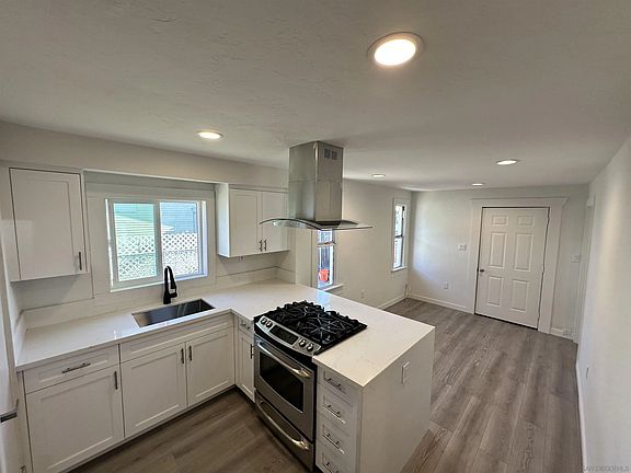 5th image of 4225 Central Ave