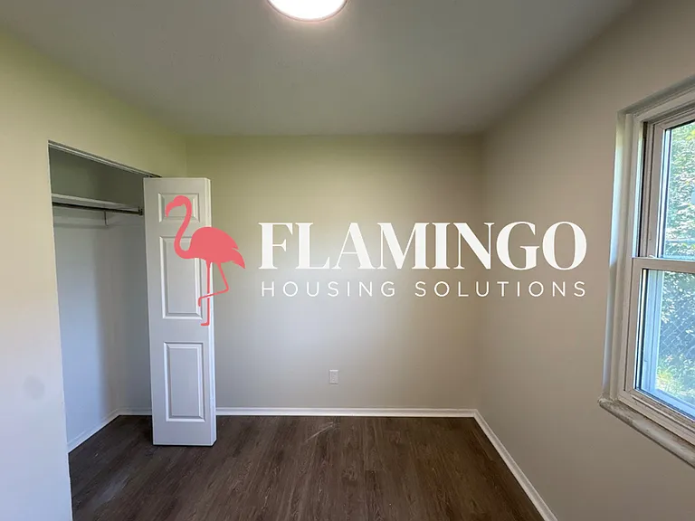 1272 Clement Ave — Photo 11