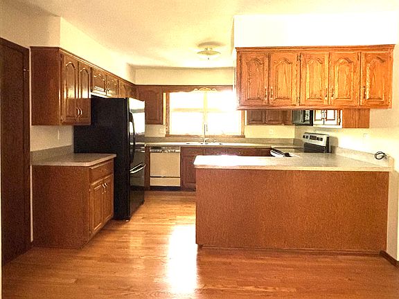 4th image of 3761 W 230th St
