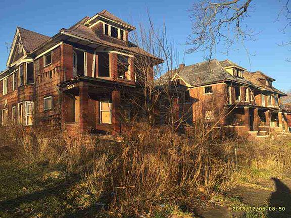 2515 Montclair