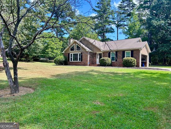 325 Windsor Dr, Fayetteville, GA 30215