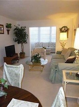 3rd image of 2300 NE 1st Ln #3040