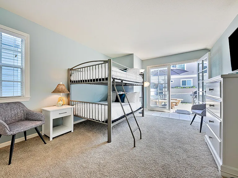722 Isthmus Ct — Photo 20