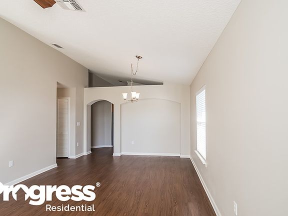2nd image of 2420 Willowbend Dr