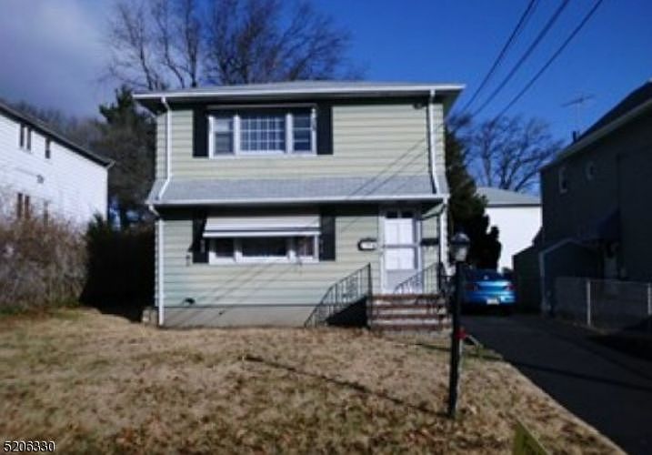 2nd image of 11 Harrison Pl