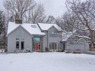 5 Cavendish Pl, Rochester, NY 14625