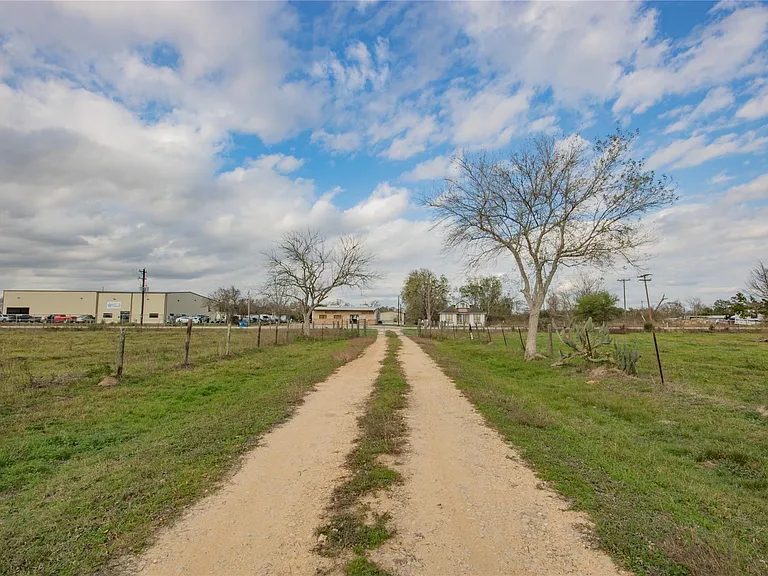 12617 FM 1887 Rd — Photo 29