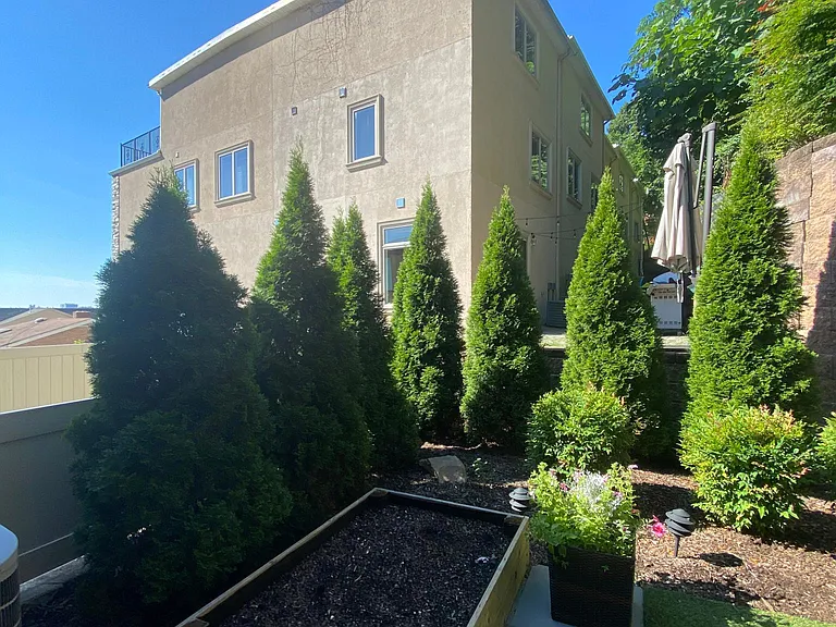 22 Veterans Way — Photo 6