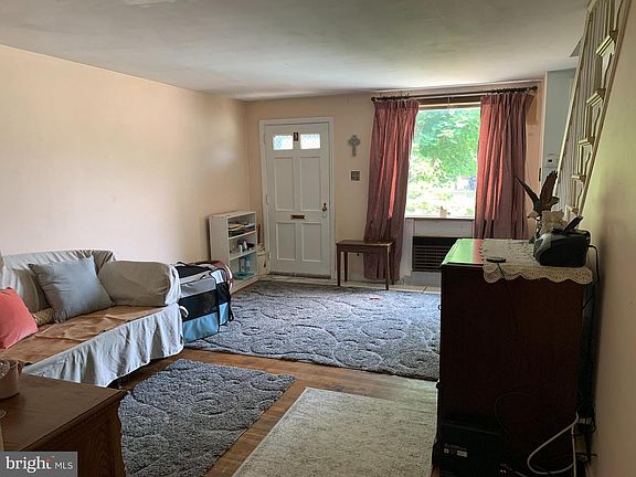 5th image of 446 Westmont Dr