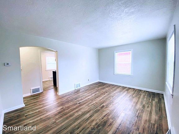3rd image of 4349 Lee Heights Blvd
