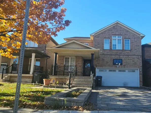10 Fairhill Ave, Brampton, ON L7A 2A9