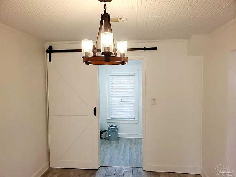 1215 N C St — Photo 15