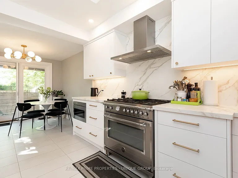 51 Spruce St — Photo 13