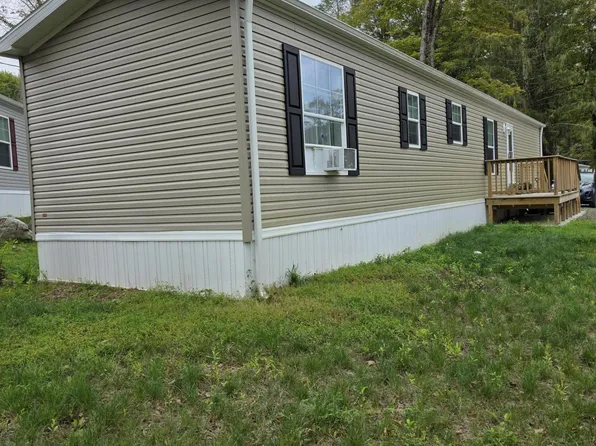 108 Middle Rd, Greentown, PA 18426