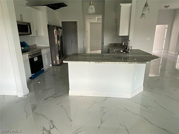 4th image of 1110 State Ave