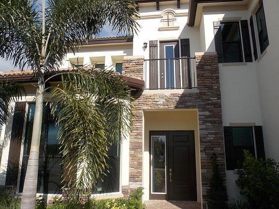 2nd image of 1055 NE Savanna Oaks Way