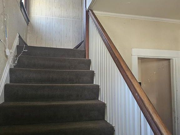 5th image of 926 7th Ave S
