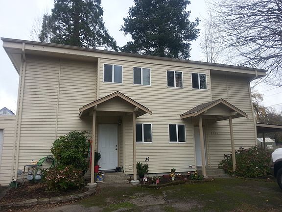 2nd image of 2002 12th Ave NE