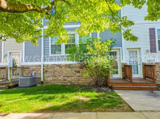 15211 Greenbelt Dr, Urbandale, IA 50323